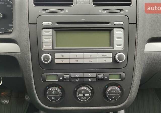 Чорний Фольксваген Гольф, об'ємом двигуна 1.4 л та пробігом 181 тис. км за 6500 $, фото 12 на Automoto.ua