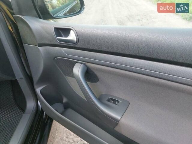 Чорний Фольксваген Гольф, об'ємом двигуна 1.39 л та пробігом 245 тис. км за 4400 $, фото 7 на Automoto.ua