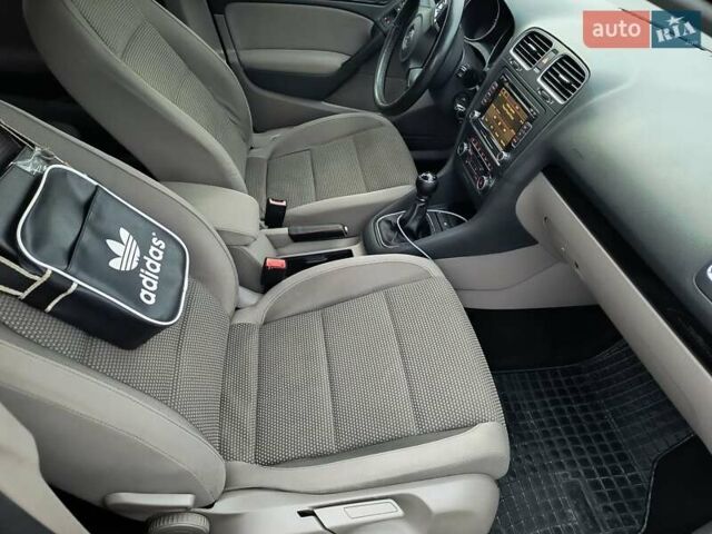 Черный Фольксваген Гольф, объемом двигателя 1.97 л и пробегом 329 тыс. км за 7800 $, фото 13 на Automoto.ua