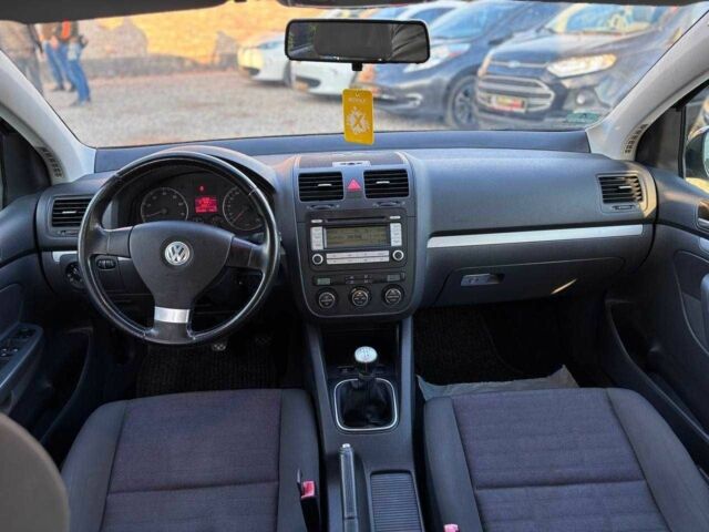 Черный Фольксваген Гольф, объемом двигателя 1.6 л и пробегом 198 тыс. км за 6999 $, фото 14 на Automoto.ua