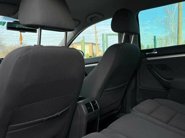 Черный Фольксваген Гольф, объемом двигателя 1.4 л и пробегом 248 тыс. км за 6999 $, фото 20 на Automoto.ua