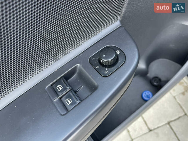 Чорний Фольксваген Гольф, об'ємом двигуна 1.4 л та пробігом 212 тис. км за 5399 $, фото 50 на Automoto.ua