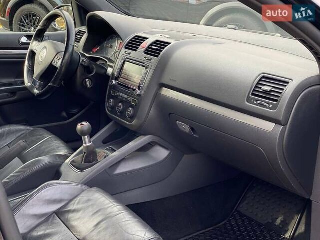 Черный Фольксваген Гольф, объемом двигателя 1.9 л и пробегом 266 тыс. км за 6400 $, фото 12 на Automoto.ua