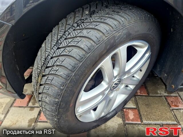 Черный Фольксваген Гольф, объемом двигателя 1.6 л и пробегом 212 тыс. км за 7099 $, фото 13 на Automoto.ua