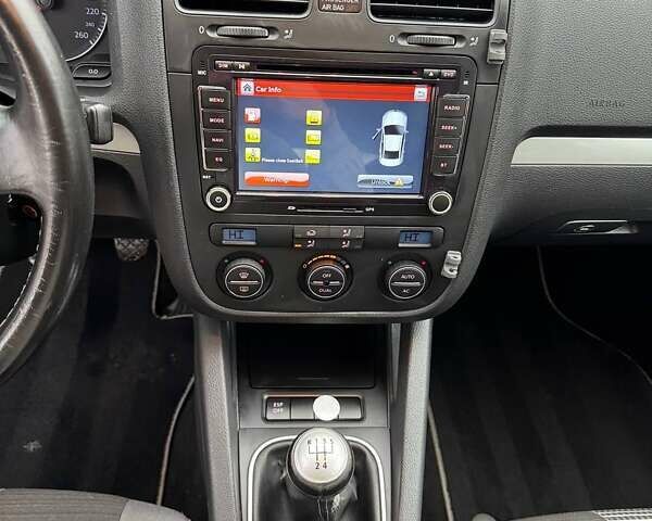 Чорний Фольксваген Гольф, об'ємом двигуна 1.6 л та пробігом 208 тис. км за 5950 $, фото 8 на Automoto.ua