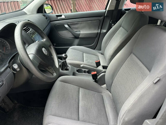 Черный Фольксваген Гольф, объемом двигателя 1.4 л и пробегом 248 тыс. км за 5700 $, фото 11 на Automoto.ua
