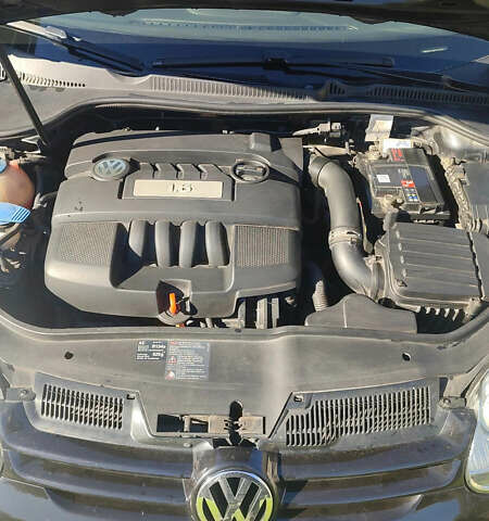 Черный Фольксваген Гольф, объемом двигателя 1.6 л и пробегом 280 тыс. км за 6300 $, фото 7 на Automoto.ua