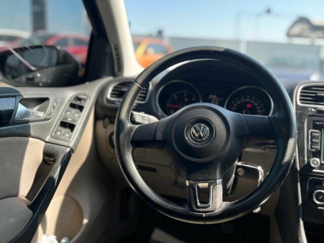 Черный Фольксваген Гольф, объемом двигателя 2 л и пробегом 131 тыс. км за 7700 $, фото 14 на Automoto.ua