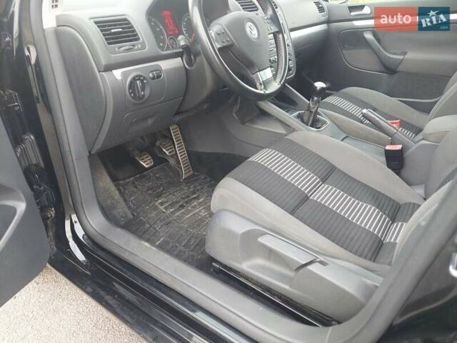 Черный Фольксваген Гольф, объемом двигателя 1.6 л и пробегом 198 тыс. км за 6499 $, фото 23 на Automoto.ua