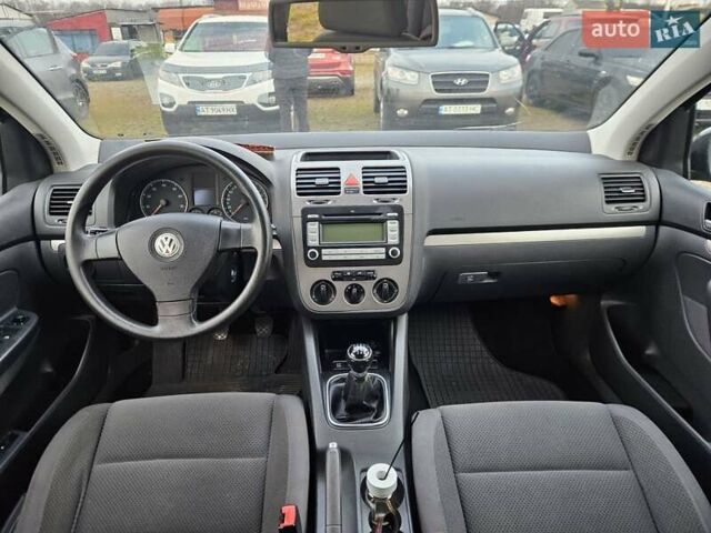 Чорний Фольксваген Гольф, об'ємом двигуна 1.39 л та пробігом 260 тис. км за 5100 $, фото 15 на Automoto.ua