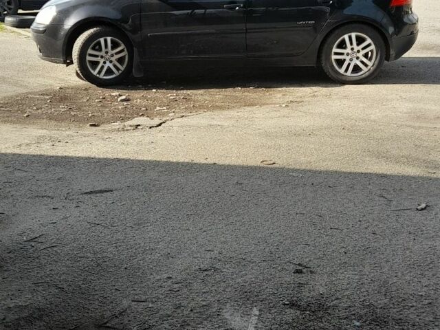 Черный Фольксваген Гольф, объемом двигателя 1.6 л и пробегом 175 тыс. км за 6700 $, фото 1 на Automoto.ua