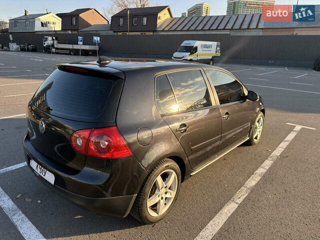 Черный Фольксваген Гольф, объемом двигателя 1.6 л и пробегом 300 тыс. км за 5299 $, фото 4 на Automoto.ua