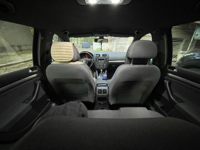 Чорний Фольксваген Гольф, об'ємом двигуна 2 л та пробігом 240 тис. км за 7600 $, фото 8 на Automoto.ua