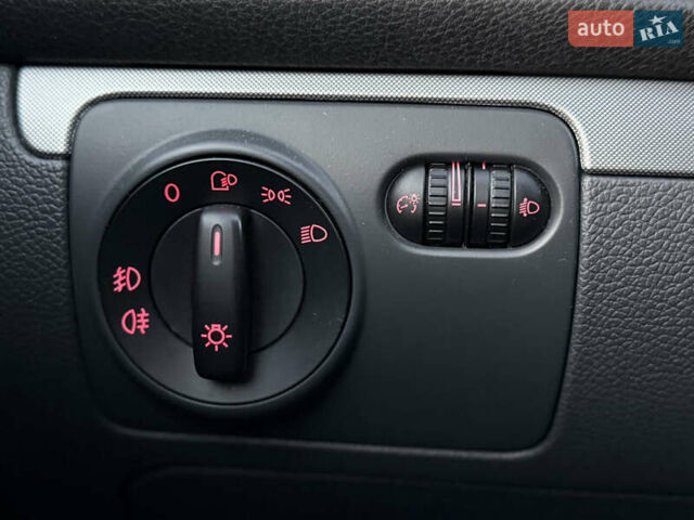 Черный Фольксваген Гольф, объемом двигателя 1.4 л и пробегом 211 тыс. км за 5690 $, фото 83 на Automoto.ua