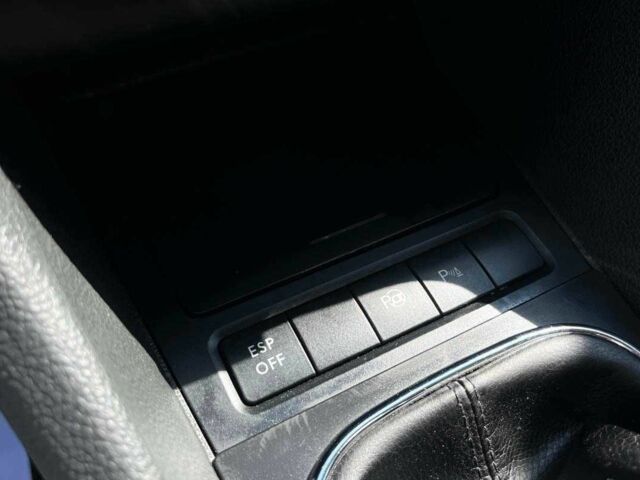 Черный Фольксваген Гольф, объемом двигателя 2 л и пробегом 131 тыс. км за 7700 $, фото 17 на Automoto.ua