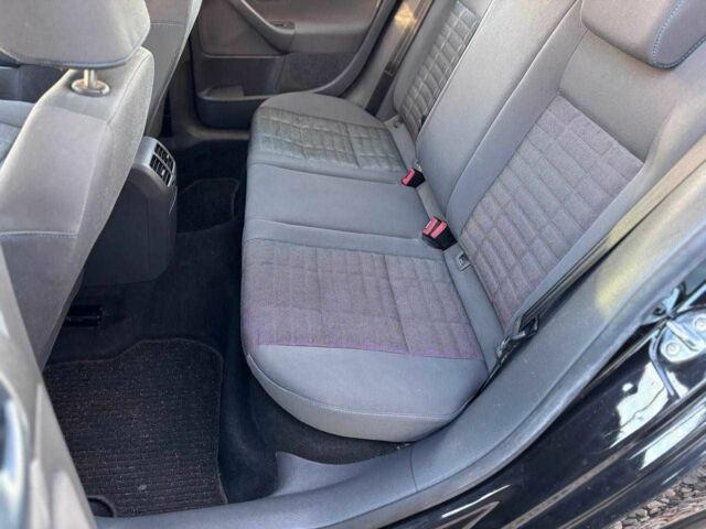 Черный Фольксваген Гольф, объемом двигателя 1.6 л и пробегом 198 тыс. км за 6999 $, фото 13 на Automoto.ua