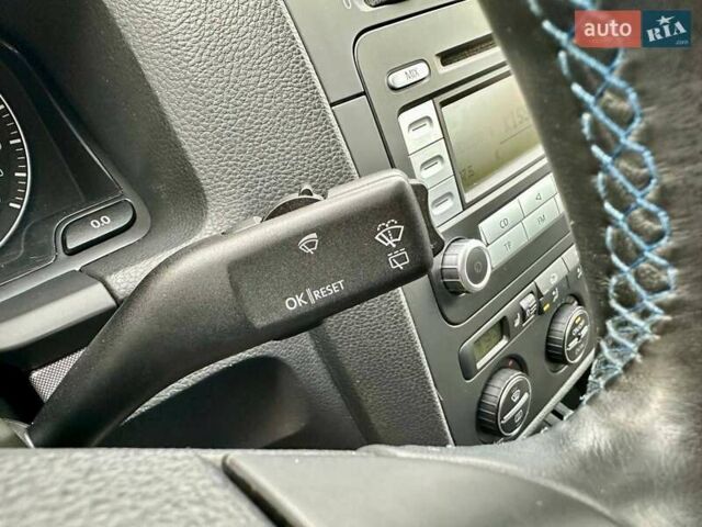 Черный Фольксваген Гольф, объемом двигателя 1.6 л и пробегом 215 тыс. км за 6300 $, фото 61 на Automoto.ua