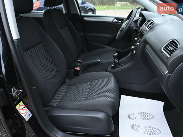 Черный Фольксваген Гольф, объемом двигателя 1.6 л и пробегом 217 тыс. км за 7700 $, фото 38 на Automoto.ua