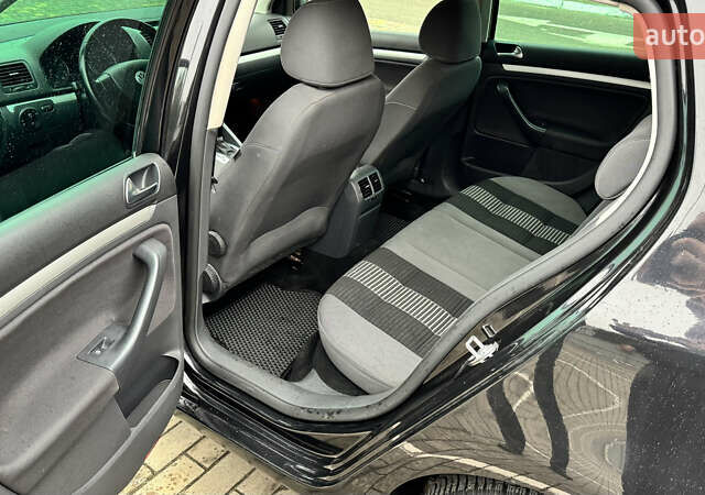 Черный Фольксваген Гольф, объемом двигателя 1.39 л и пробегом 245 тыс. км за 6100 $, фото 17 на Automoto.ua