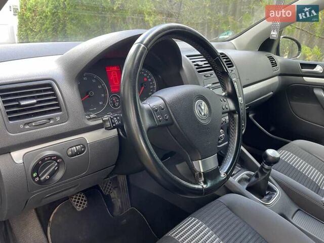 Чорний Фольксваген Гольф, об'ємом двигуна 1.6 л та пробігом 211 тис. км за 6850 $, фото 13 на Automoto.ua