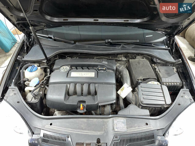 Чорний Фольксваген Гольф, об'ємом двигуна 1.6 л та пробігом 219 тис. км за 6700 $, фото 16 на Automoto.ua