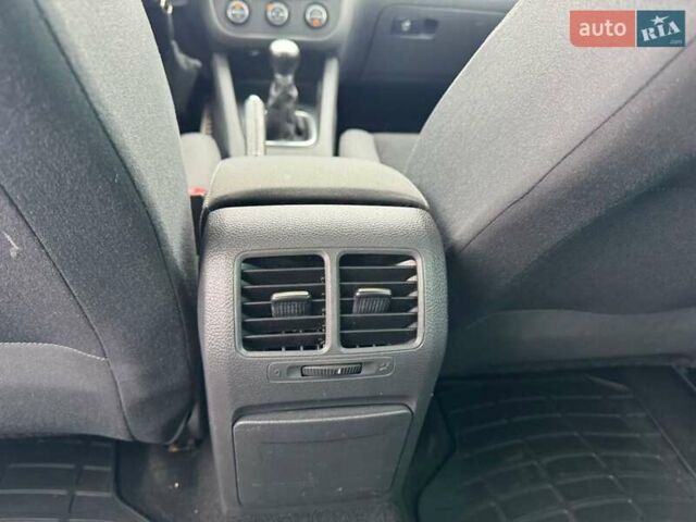 Черный Фольксваген Гольф, объемом двигателя 1.6 л и пробегом 198 тыс. км за 6890 $, фото 52 на Automoto.ua