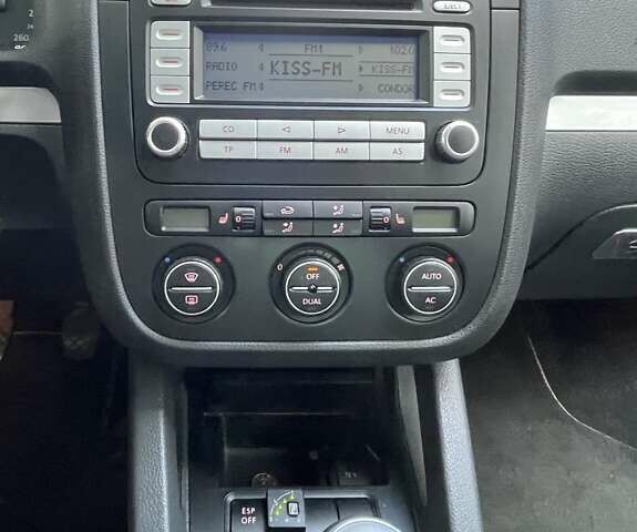 Чорний Фольксваген Гольф, об'ємом двигуна 1.6 л та пробігом 211 тис. км за 6850 $, фото 21 на Automoto.ua