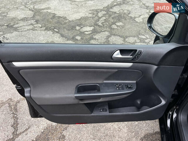 Черный Фольксваген Гольф, объемом двигателя 1.4 л и пробегом 231 тыс. км за 6799 $, фото 14 на Automoto.ua