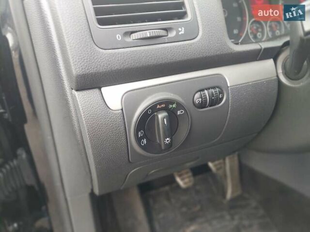 Черный Фольксваген Гольф, объемом двигателя 1.6 л и пробегом 198 тыс. км за 6499 $, фото 21 на Automoto.ua