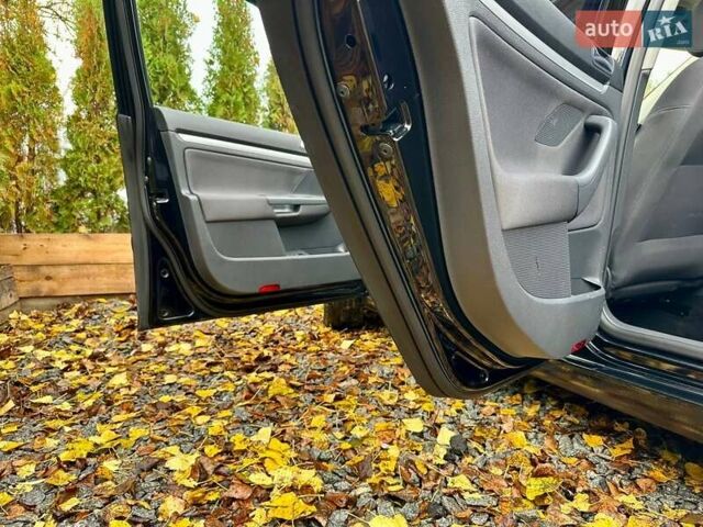 Черный Фольксваген Гольф, объемом двигателя 1.6 л и пробегом 215 тыс. км за 6300 $, фото 43 на Automoto.ua