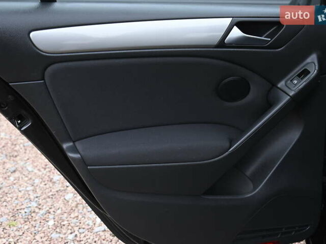 Черный Фольксваген Гольф, объемом двигателя 1.6 л и пробегом 217 тыс. км за 7700 $, фото 27 на Automoto.ua