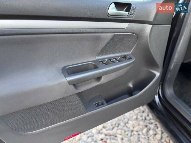 Чорний Фольксваген Гольф, об'ємом двигуна 1.6 л та пробігом 198 тис. км за 6999 $, фото 14 на Automoto.ua