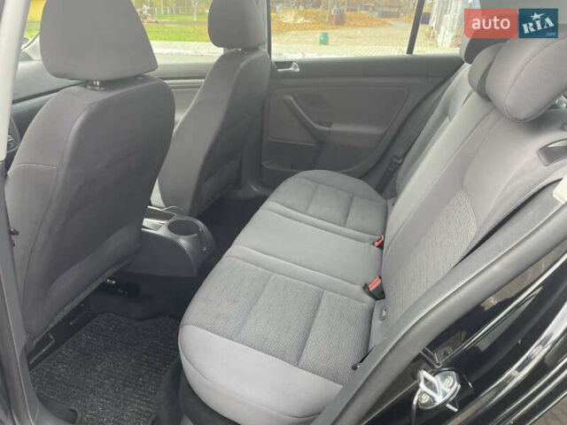 Чорний Фольксваген Гольф, об'ємом двигуна 1.6 л та пробігом 213 тис. км за 5950 $, фото 14 на Automoto.ua