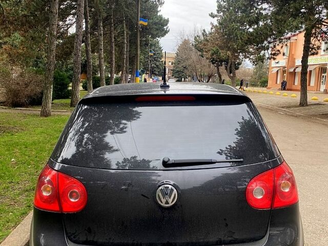 Черный Фольксваген Гольф, объемом двигателя 1.4 л и пробегом 220 тыс. км за 5700 $, фото 6 на Automoto.ua