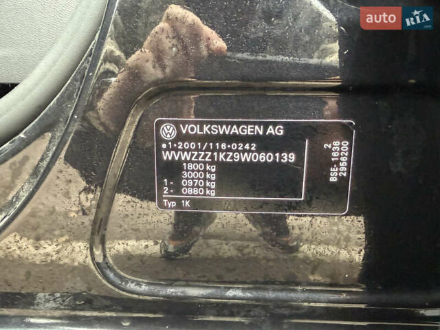 Черный Фольксваген Гольф, объемом двигателя 1.6 л и пробегом 226 тыс. км за 6950 $, фото 15 на Automoto.ua