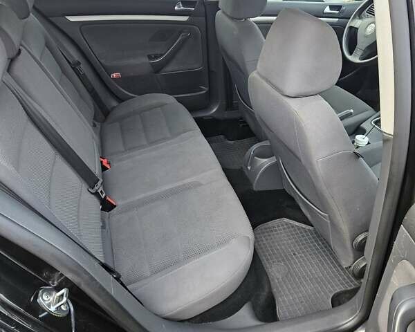 Чорний Фольксваген Гольф, об'ємом двигуна 1.39 л та пробігом 260 тис. км за 5100 $, фото 8 на Automoto.ua