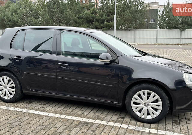 Черный Фольксваген Гольф, объемом двигателя 1.39 л и пробегом 242 тыс. км за 6999 $, фото 4 на Automoto.ua