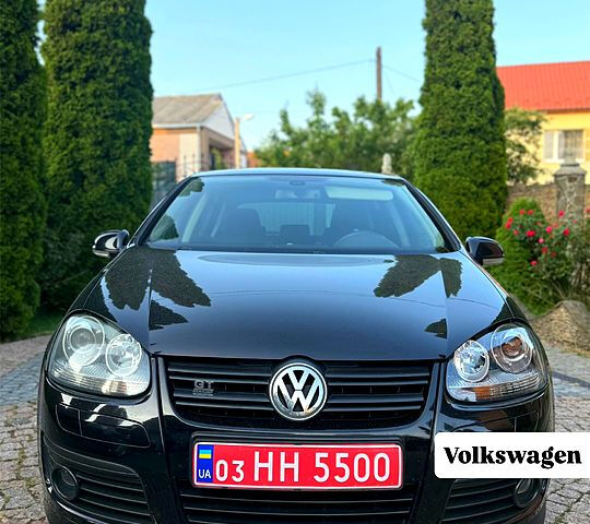Черный Фольксваген Гольф, объемом двигателя 1.4 л и пробегом 267 тыс. км за 6900 $, фото 1 на Automoto.ua