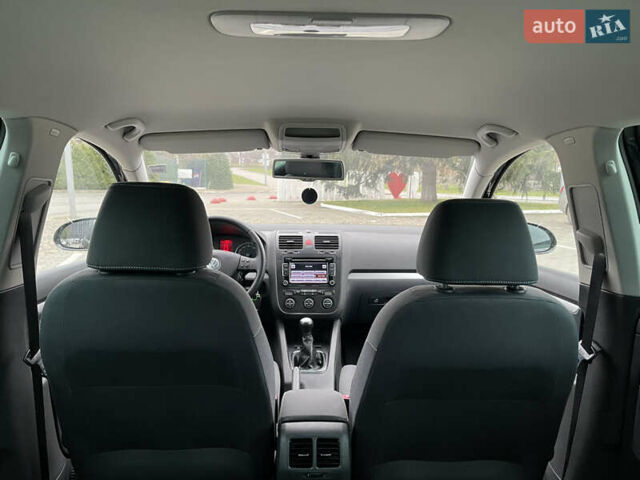 Черный Фольксваген Гольф, объемом двигателя 0 л и пробегом 240 тыс. км за 6600 $, фото 27 на Automoto.ua