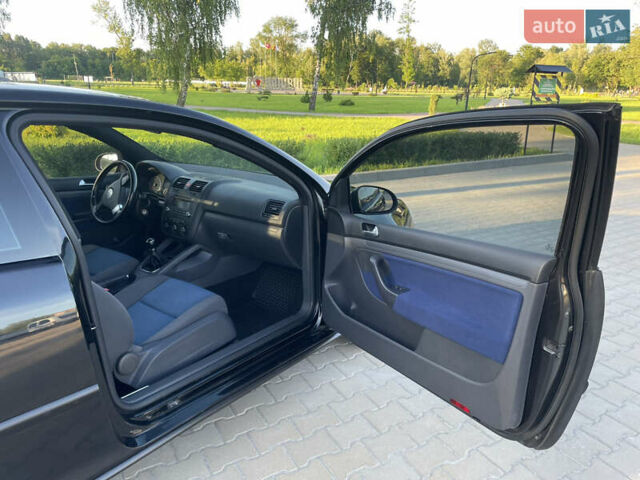 Черный Фольксваген Гольф, объемом двигателя 1.6 л и пробегом 340 тыс. км за 4999 $, фото 9 на Automoto.ua