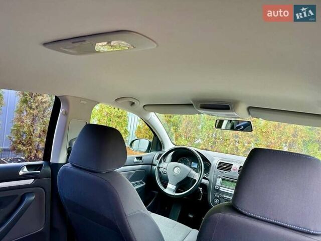 Черный Фольксваген Гольф, объемом двигателя 1.6 л и пробегом 215 тыс. км за 6300 $, фото 87 на Automoto.ua