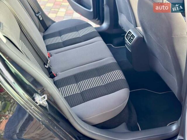 Чорний Фольксваген Гольф, об'ємом двигуна 1.6 л та пробігом 195 тис. км за 6399 $, фото 28 на Automoto.ua