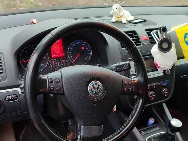 Черный Фольксваген Гольф, объемом двигателя 1.9 л и пробегом 285 тыс. км за 3250 $, фото 1 на Automoto.ua