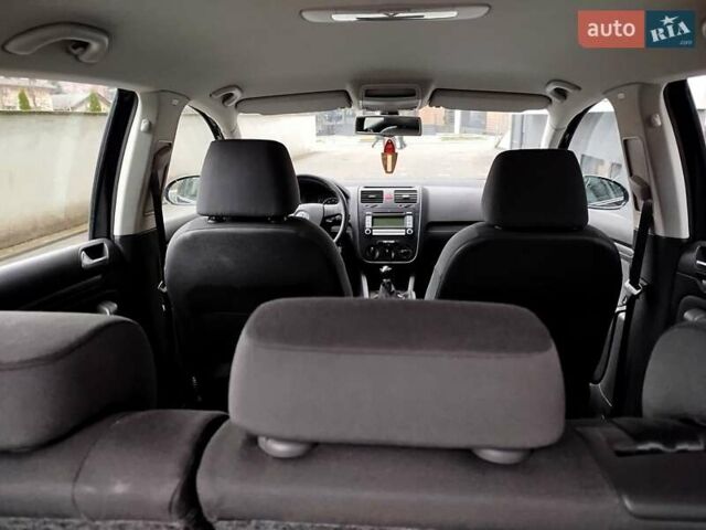 Черный Фольксваген Гольф, объемом двигателя 1.4 л и пробегом 230 тыс. км за 5999 $, фото 15 на Automoto.ua