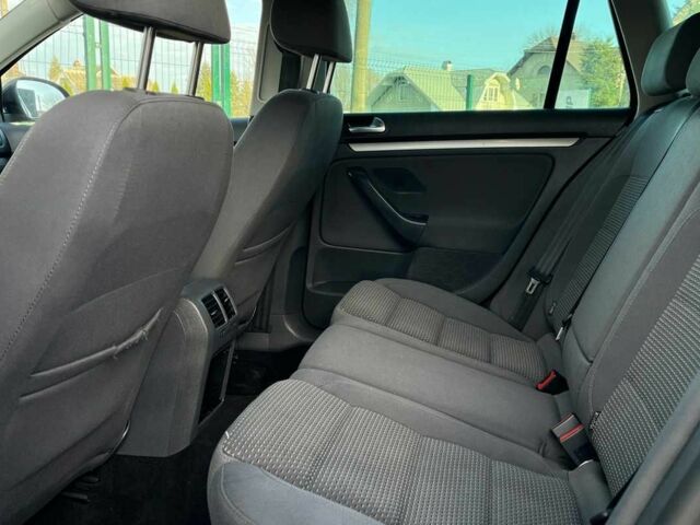 Черный Фольксваген Гольф, объемом двигателя 1.4 л и пробегом 248 тыс. км за 6999 $, фото 19 на Automoto.ua