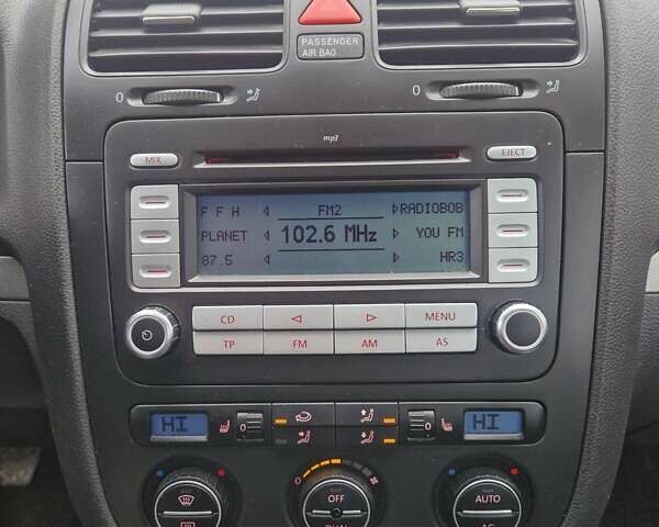 Чорний Фольксваген Гольф, об'ємом двигуна 1.6 л та пробігом 255 тис. км за 6299 $, фото 127 на Automoto.ua