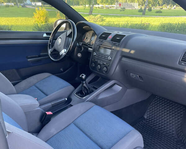 Черный Фольксваген Гольф, объемом двигателя 1.6 л и пробегом 340 тыс. км за 4999 $, фото 10 на Automoto.ua