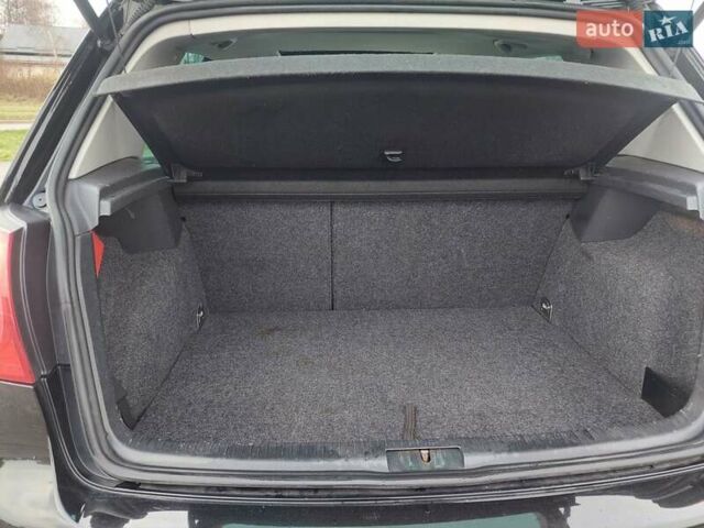 Черный Фольксваген Гольф, объемом двигателя 1.6 л и пробегом 198 тыс. км за 6499 $, фото 32 на Automoto.ua