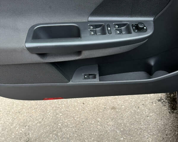 Чорний Фольксваген Гольф, об'ємом двигуна 1.4 л та пробігом 194 тис. км за 5899 $, фото 12 на Automoto.ua