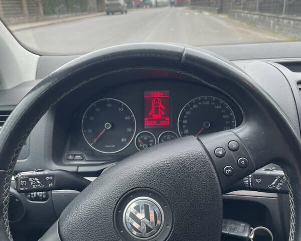 Черный Фольксваген Гольф, объемом двигателя 1.4 л и пробегом 139 тыс. км за 6600 $, фото 7 на Automoto.ua